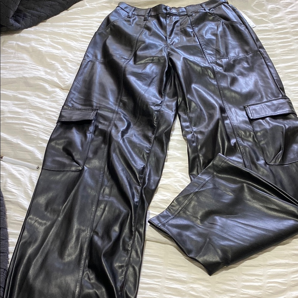 Woman’s Black Cargo Pants